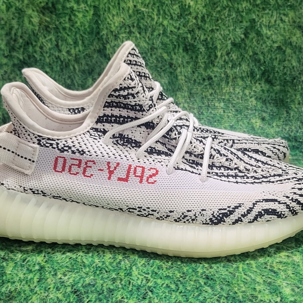 Yeezy 350 V2 Zebra Sneakers Size 7 Men (8.5 Wmn) - Picture 2 of 9